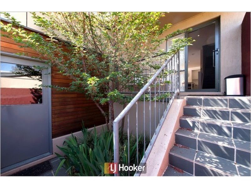 25/215 Aspinall Street, Watson ACT 2602