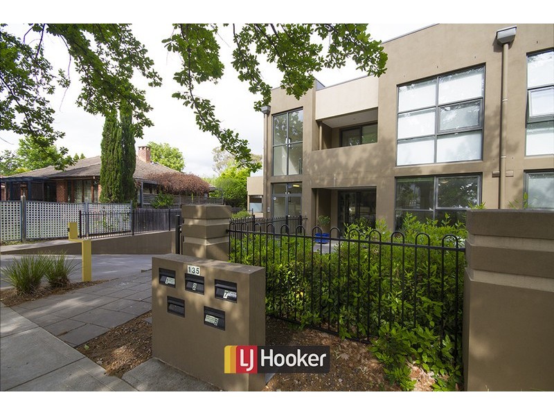 2/135 Limestone Avenue, Braddon ACT 2612