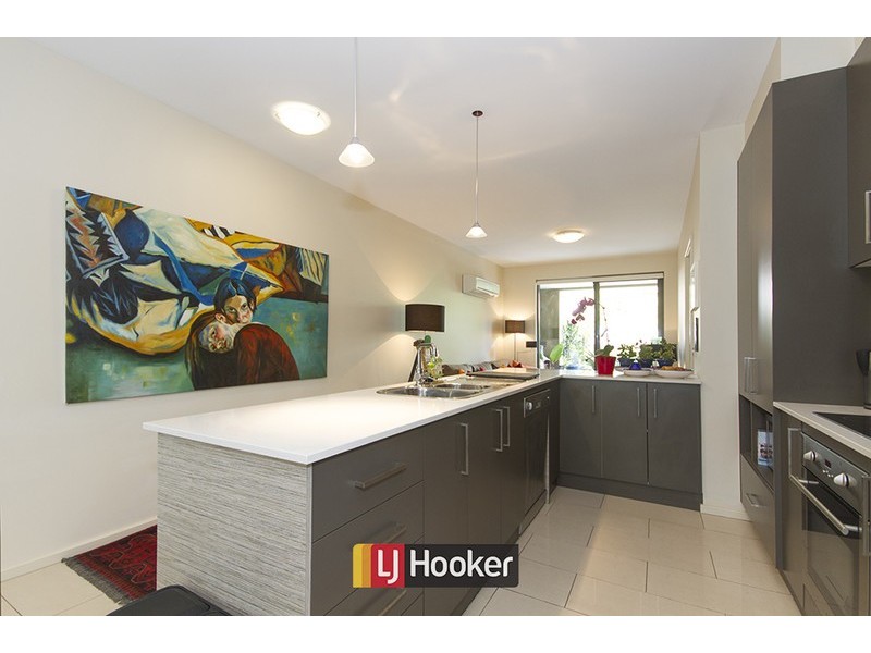2/135 Limestone Avenue, Braddon ACT 2612