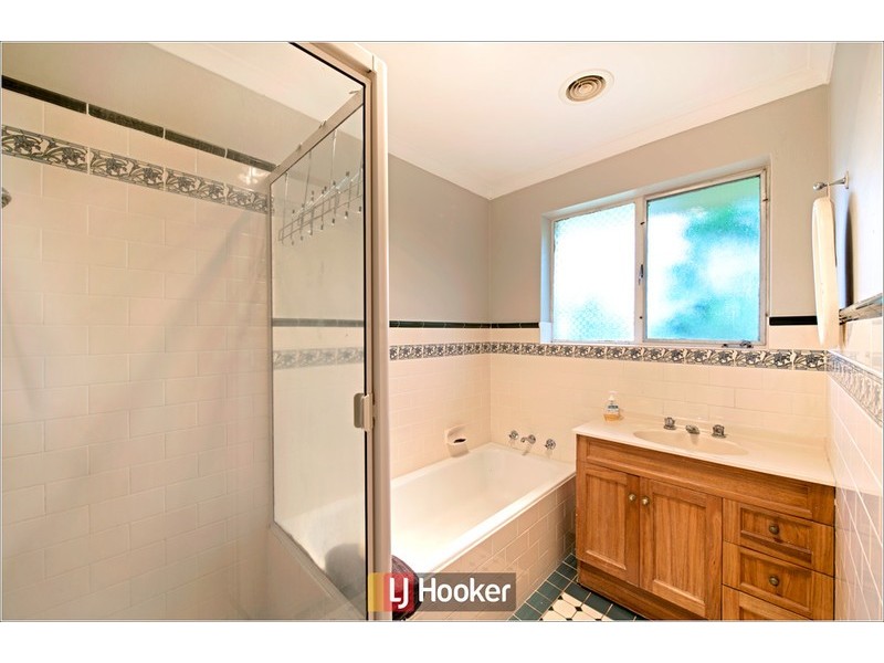 80 Irvine Street, Watson ACT 2602