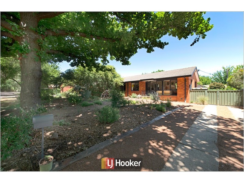 11 Dickinson Street, Watson ACT 2602