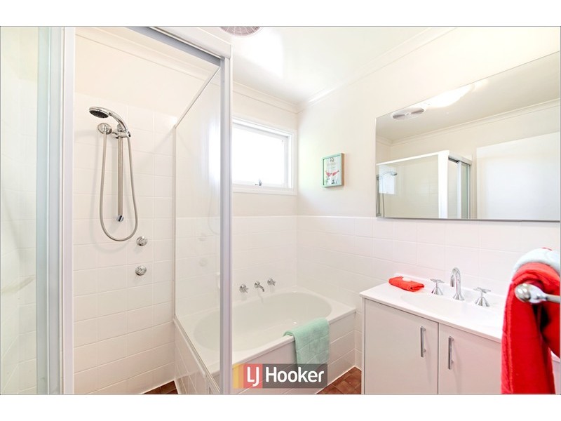 11 Dickinson Street, Watson ACT 2602