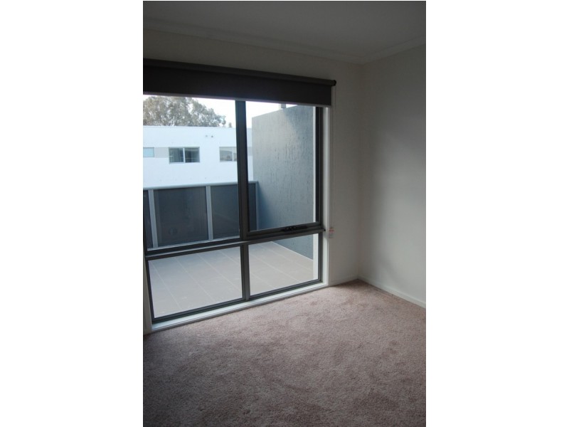 8/75 Elizabeth Jolly Crescent, Franklin ACT 2913