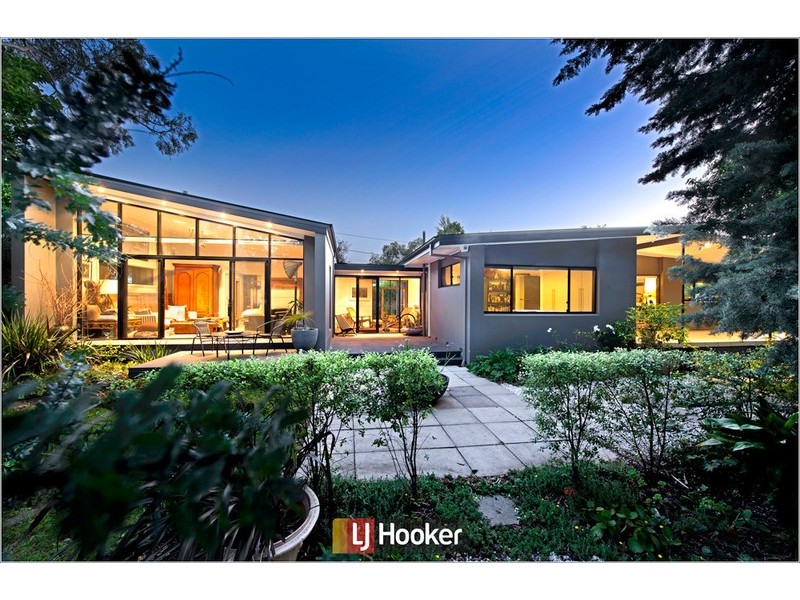 3 Newton Street, Hackett ACT 2602