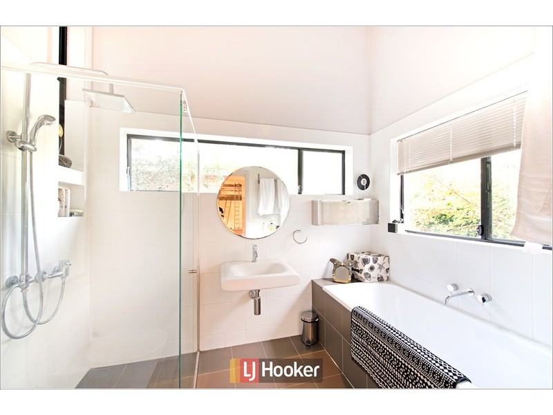 3 Newton Street, Hackett ACT 2602