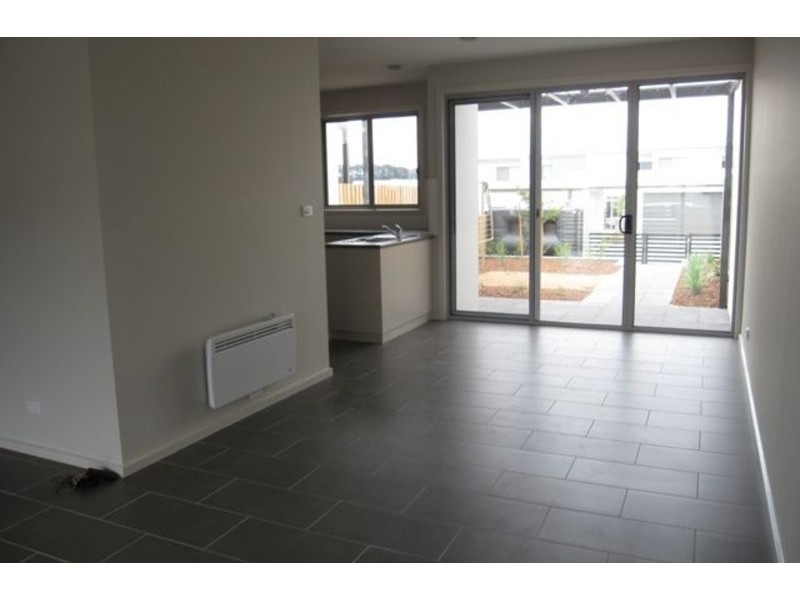 16 Redruth Street, Crace ACT 2911