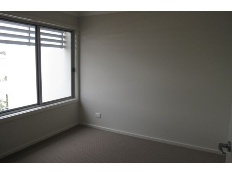 16 Redruth Street, Crace ACT 2911