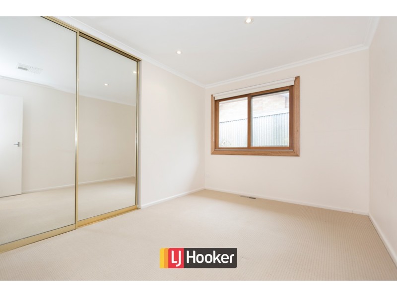 6 Skeats Street, Hackett ACT 2602