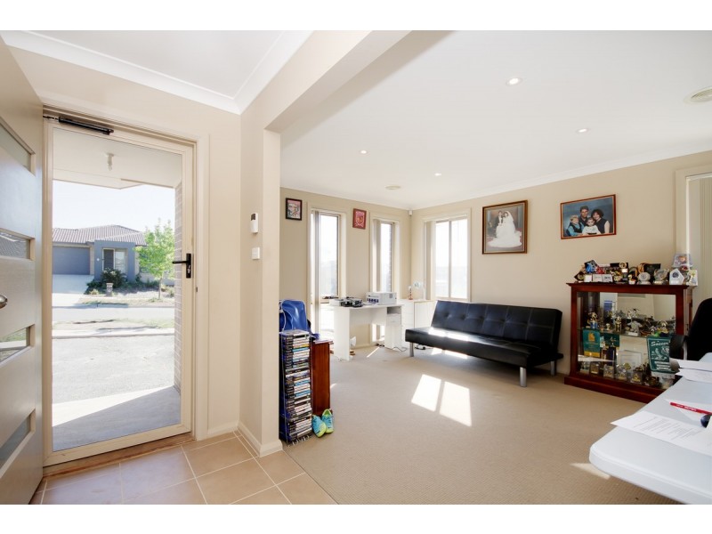 9 Dinah Street, Bonner ACT 2914