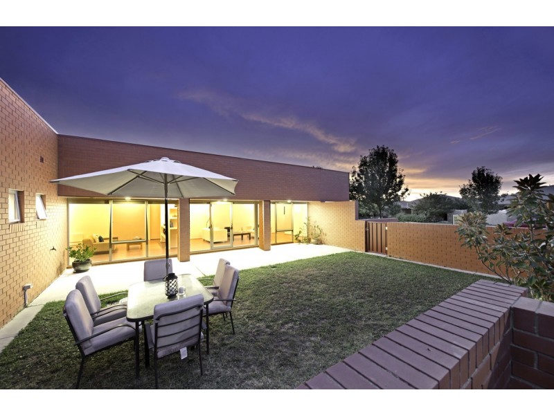 32 Mary Kitson Street, Watson ACT 2602