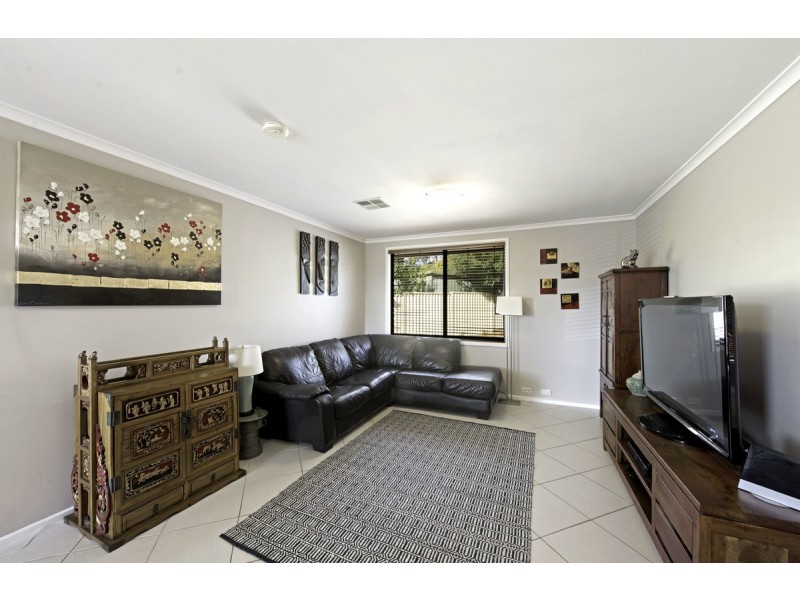13 Degraves Crescent, Wanniassa ACT 2903