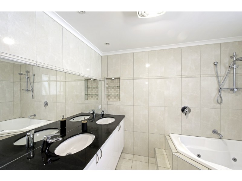 13 Degraves Crescent, Wanniassa ACT 2903
