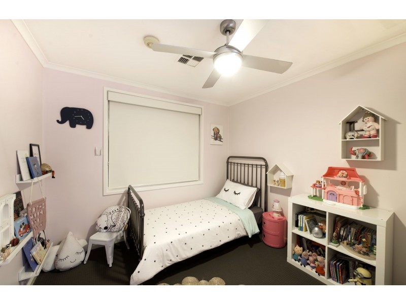 13 Degraves Crescent, Wanniassa ACT 2903