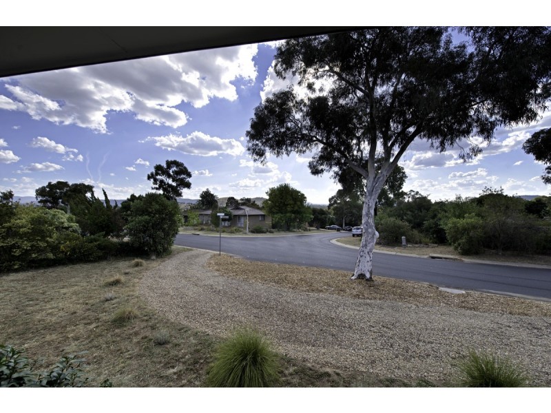 13 Degraves Crescent, Wanniassa ACT 2903