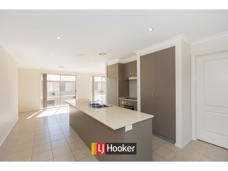 87A Anthony Rolfe Avenue, Gungahlin ACT 2912