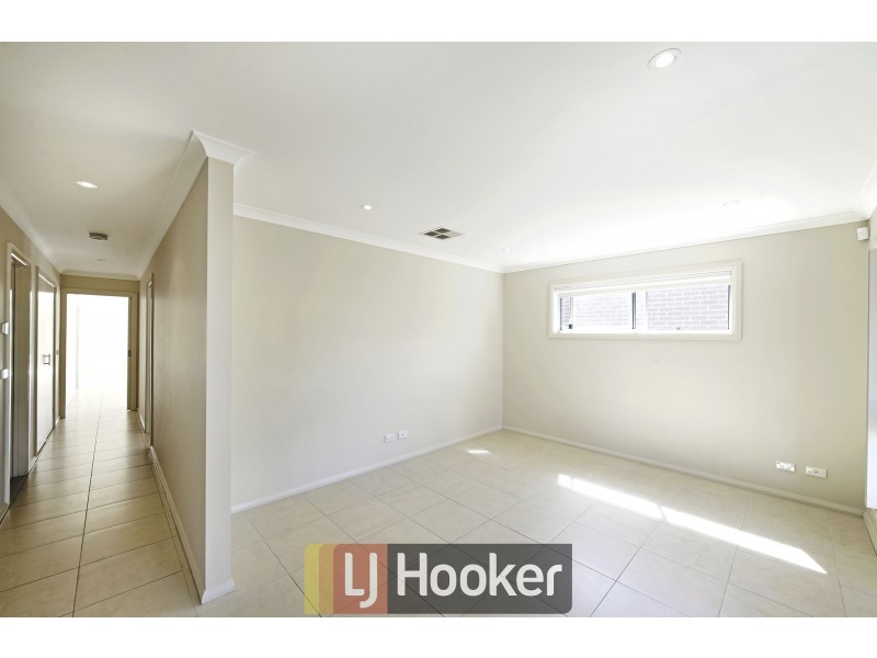 11 Salisbury Street, Casey ACT 2913
