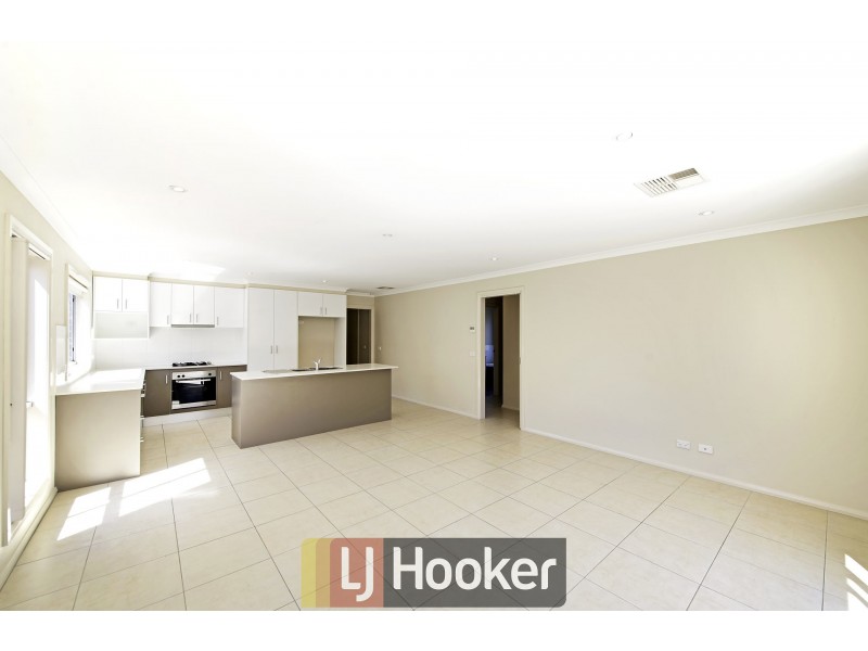 11 Salisbury Street, Casey ACT 2913