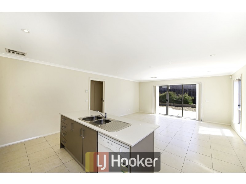 11 Salisbury Street, Casey ACT 2913