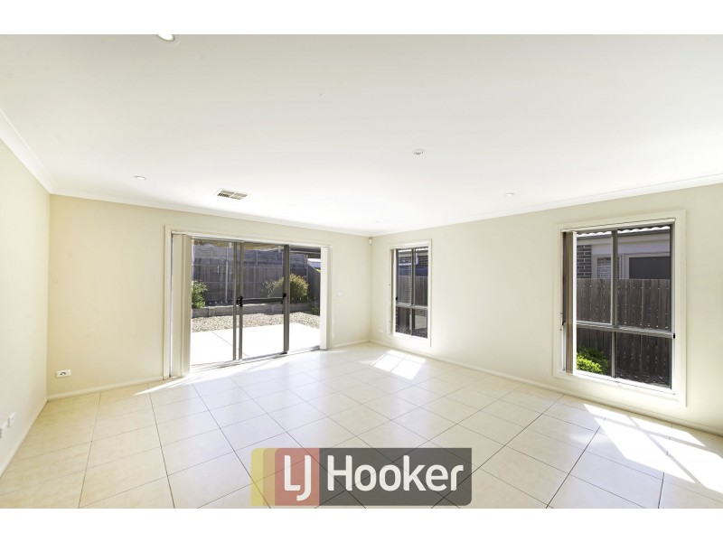11 Salisbury Street, Casey ACT 2913
