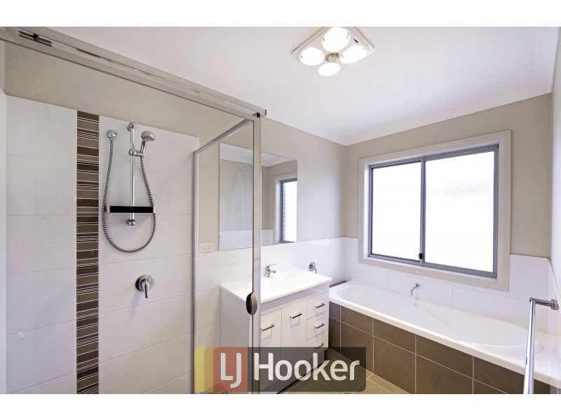 11 Salisbury Street, Casey ACT 2913