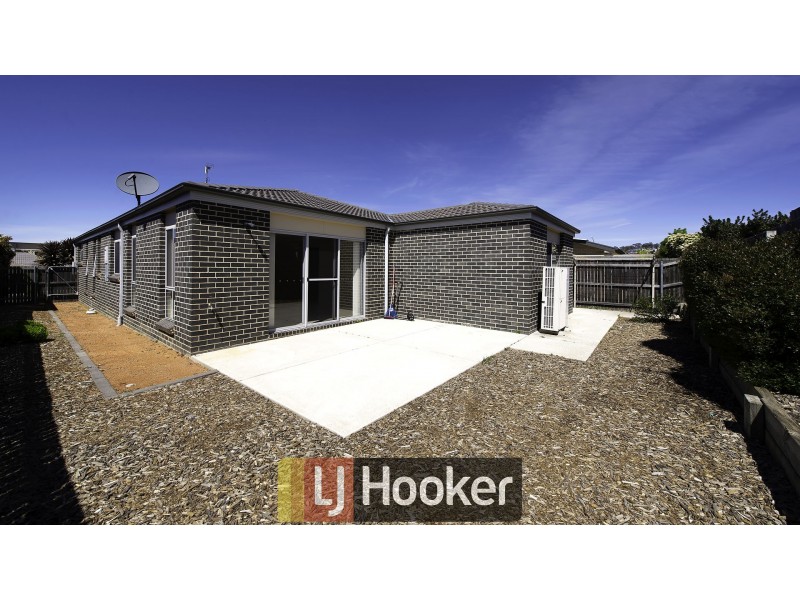 11 Salisbury Street, Casey ACT 2913