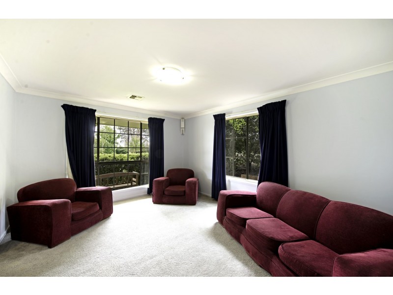 18 Nugent Close, Jerrabomberra NSW 2619