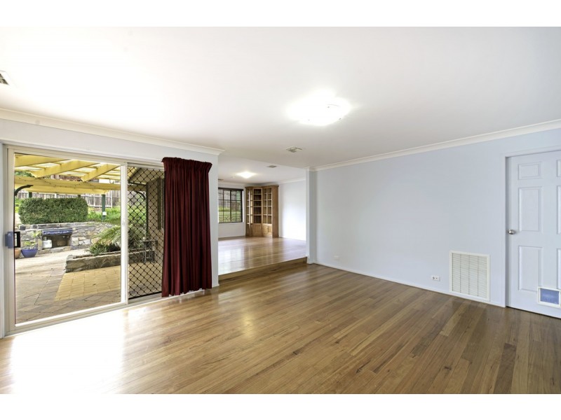 18 Nugent Close, Jerrabomberra NSW 2619