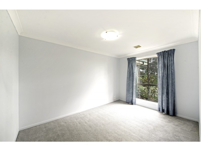 18 Nugent Close, Jerrabomberra NSW 2619