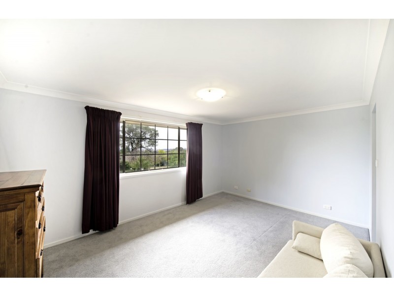 18 Nugent Close, Jerrabomberra NSW 2619