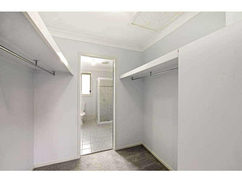 18 Nugent Close, Jerrabomberra NSW 2619