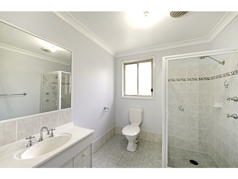 18 Nugent Close, Jerrabomberra NSW 2619