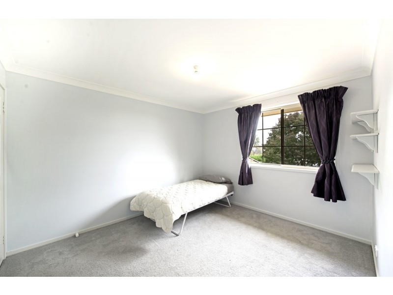 18 Nugent Close, Jerrabomberra NSW 2619