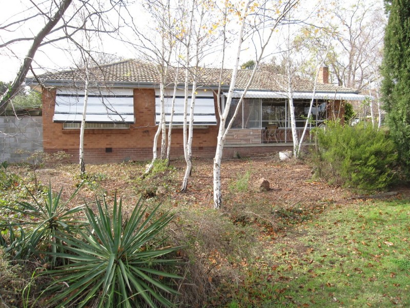 8 Skeats Street, Hackett ACT 2602