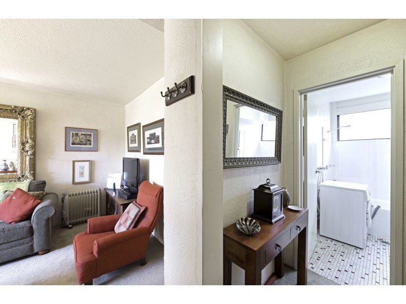 2/9 Farrer Place, Farrer ACT 2607