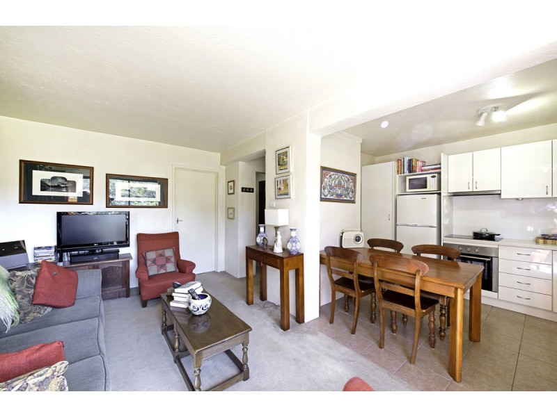 2/9 Farrer Place, Farrer ACT 2607