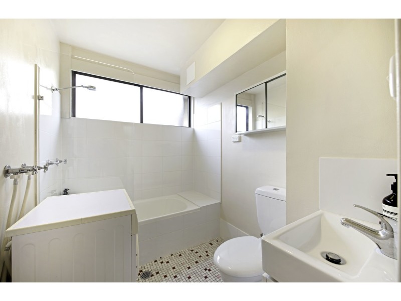 2/9 Farrer Place, Farrer ACT 2607