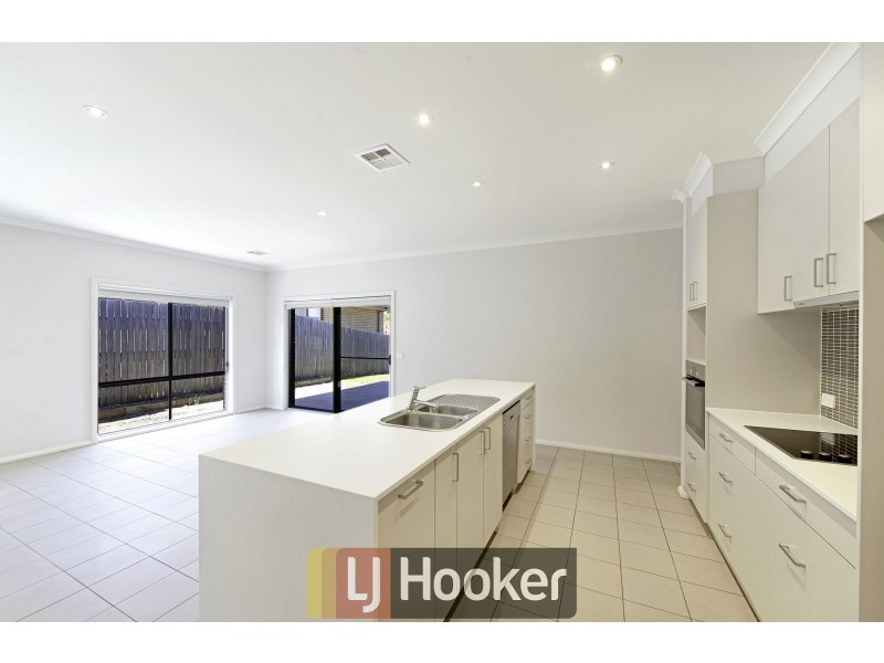 6 Selleck Street, Casey ACT 2913