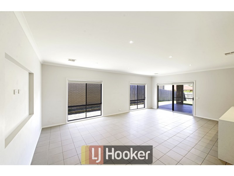 6 Selleck Street, Casey ACT 2913