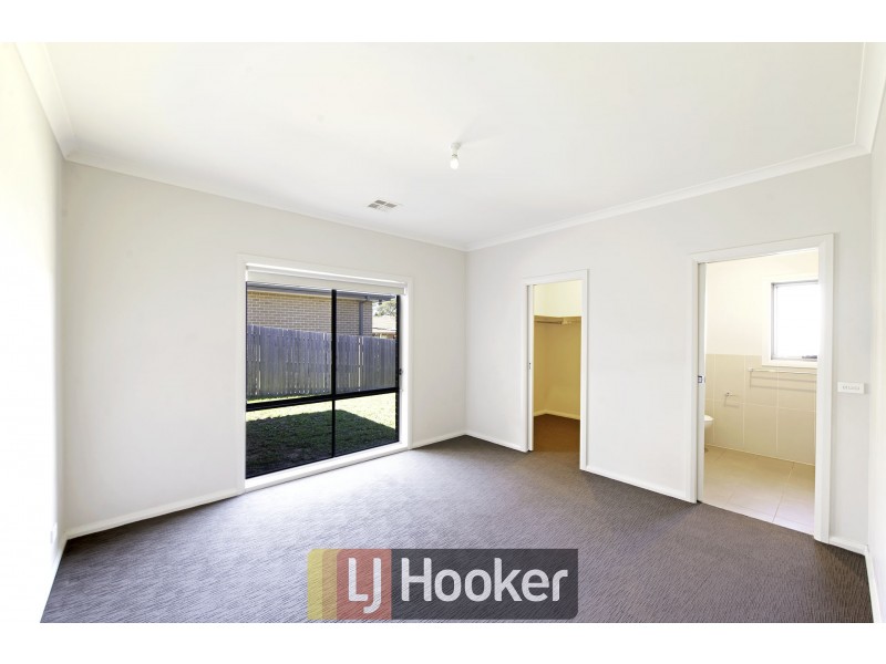 6 Selleck Street, Casey ACT 2913