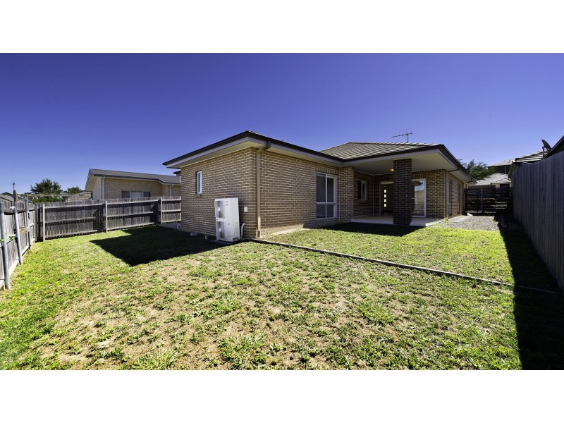 6 Selleck Street, Casey ACT 2913