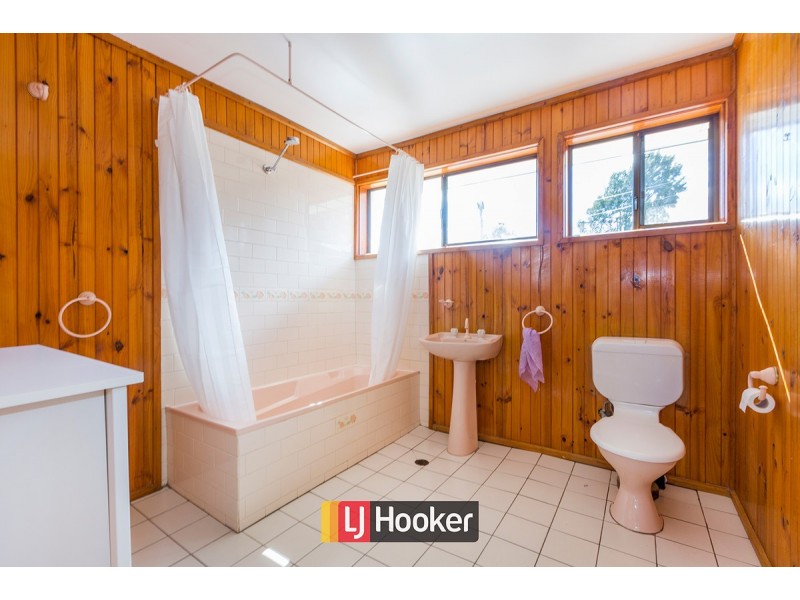 28 Gilbert Street, Hackett ACT 2602