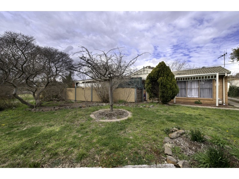 10 Whittell Crescent, Florey ACT 2615