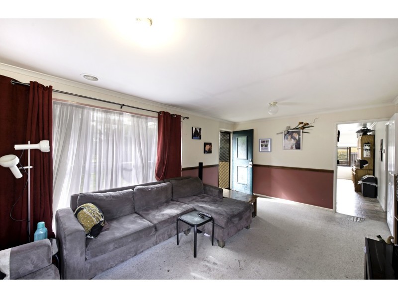 10 Whittell Crescent, Florey ACT 2615