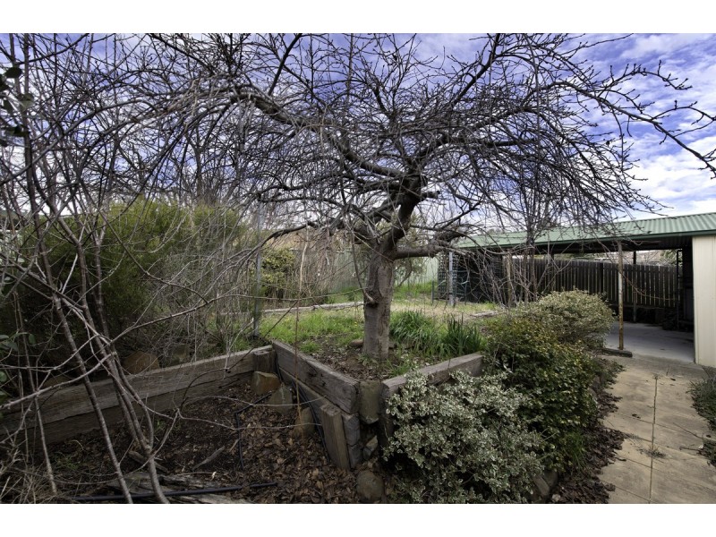 10 Whittell Crescent, Florey ACT 2615
