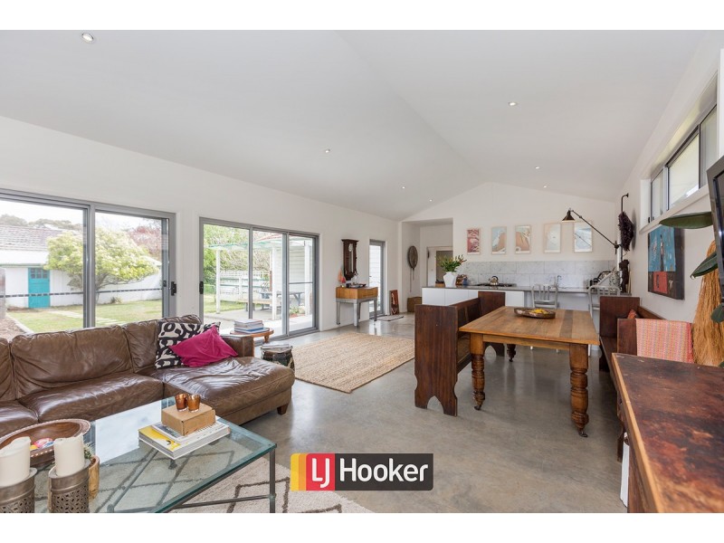 15 Hargraves Crescent, Ainslie ACT 2602