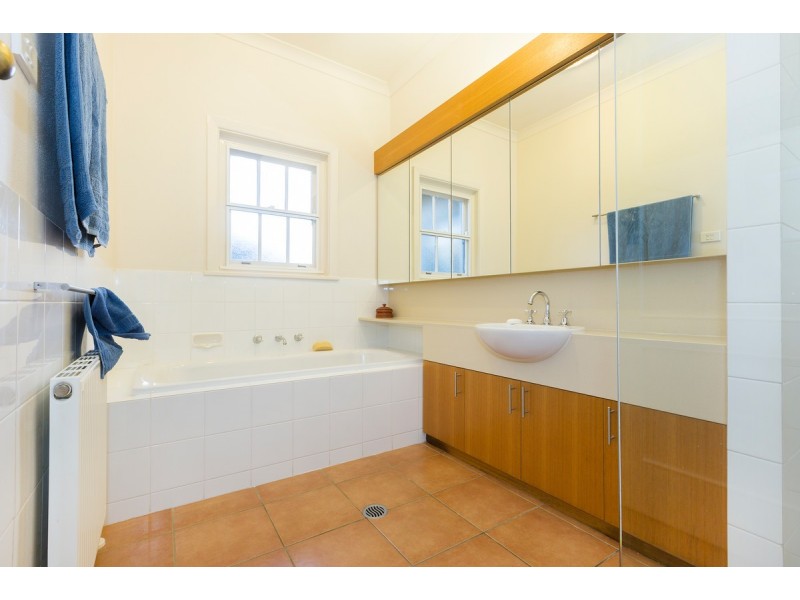 70 Wakefield Avenue, Ainslie ACT 2602