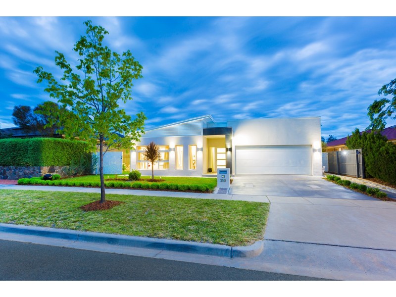 30 Dorothy Green Crescent, Franklin ACT 2913