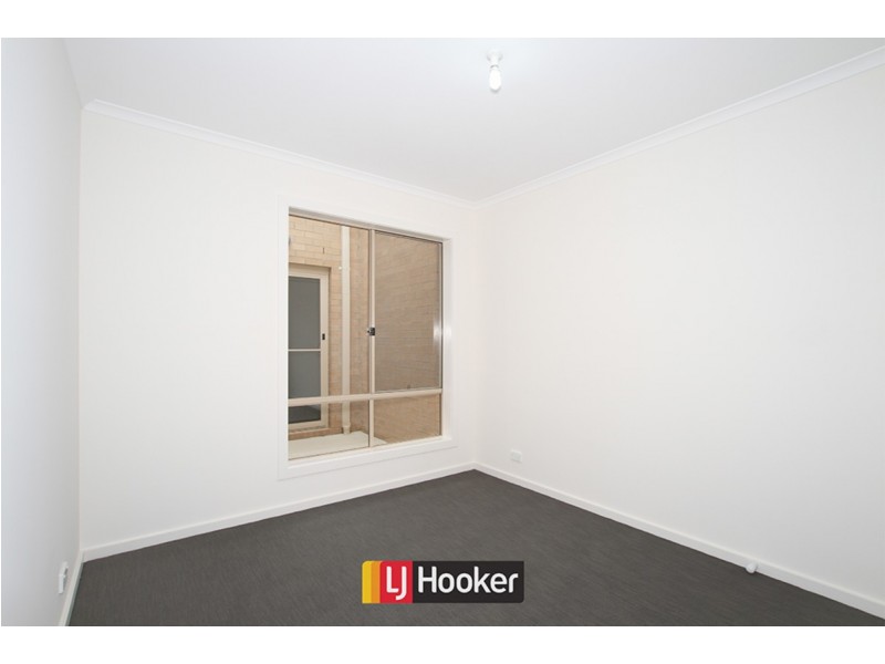 4/35 Clare Burton Street, Franklin ACT 2913