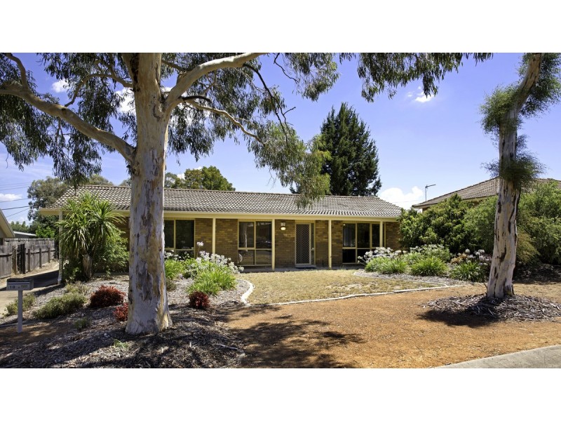 10 Degraves Crescent, Wanniassa ACT 2903