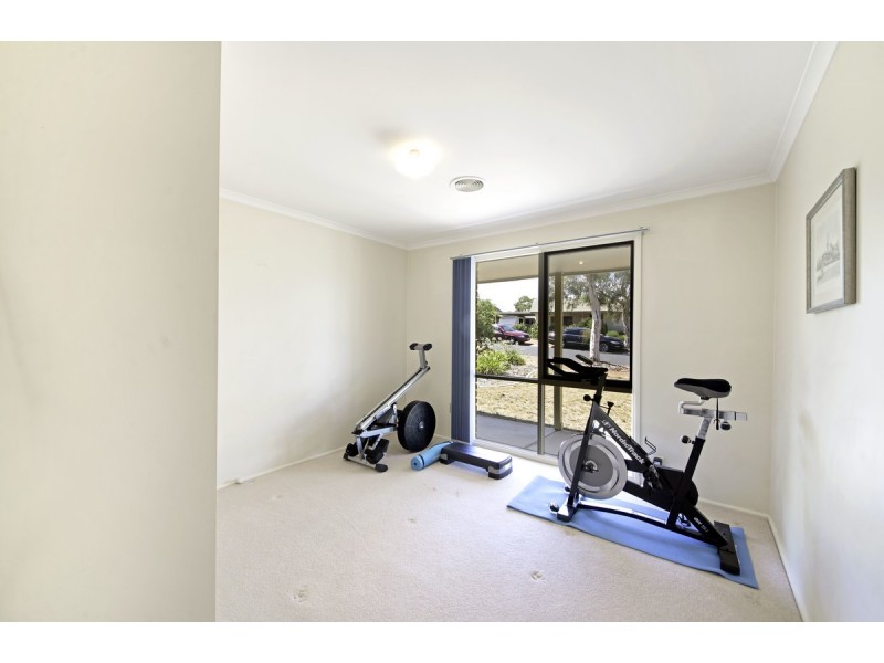 10 Degraves Crescent, Wanniassa ACT 2903